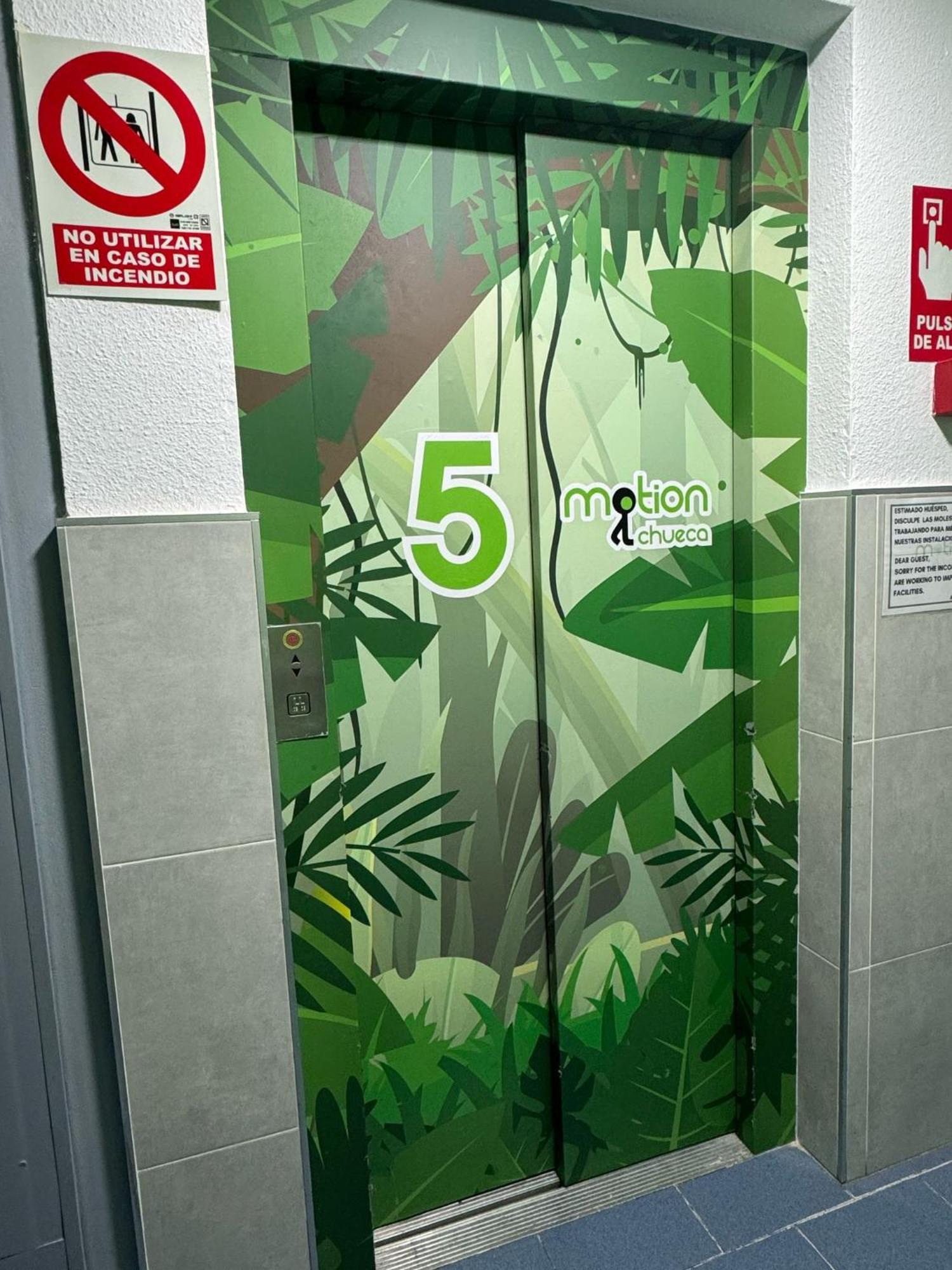 Motion Chueca Hostel Madrid Exterior photo